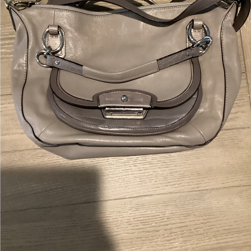 Coach Kristen spectator bag. Gray.